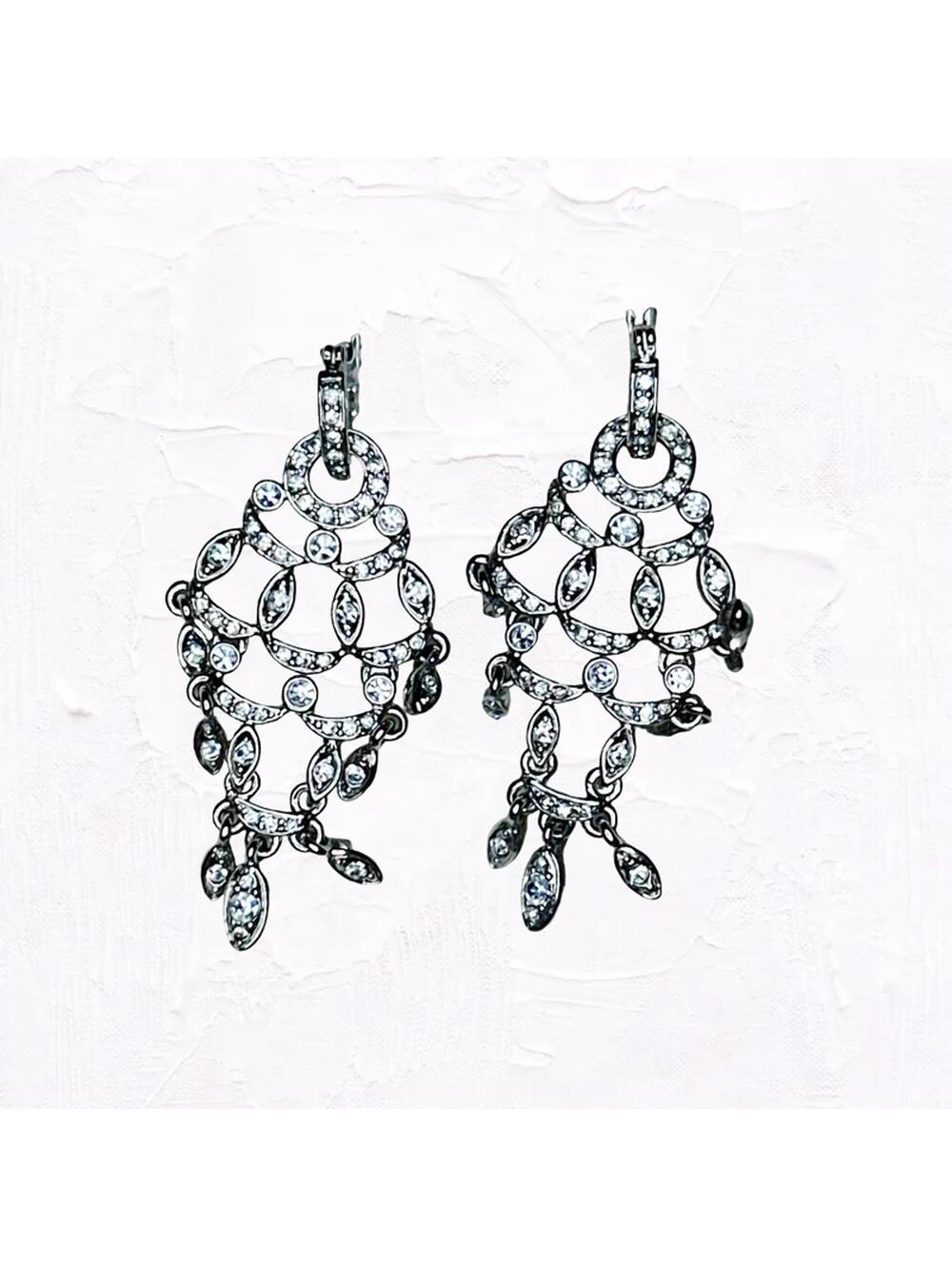 5725gc. Silvertone Chandelier Earrings